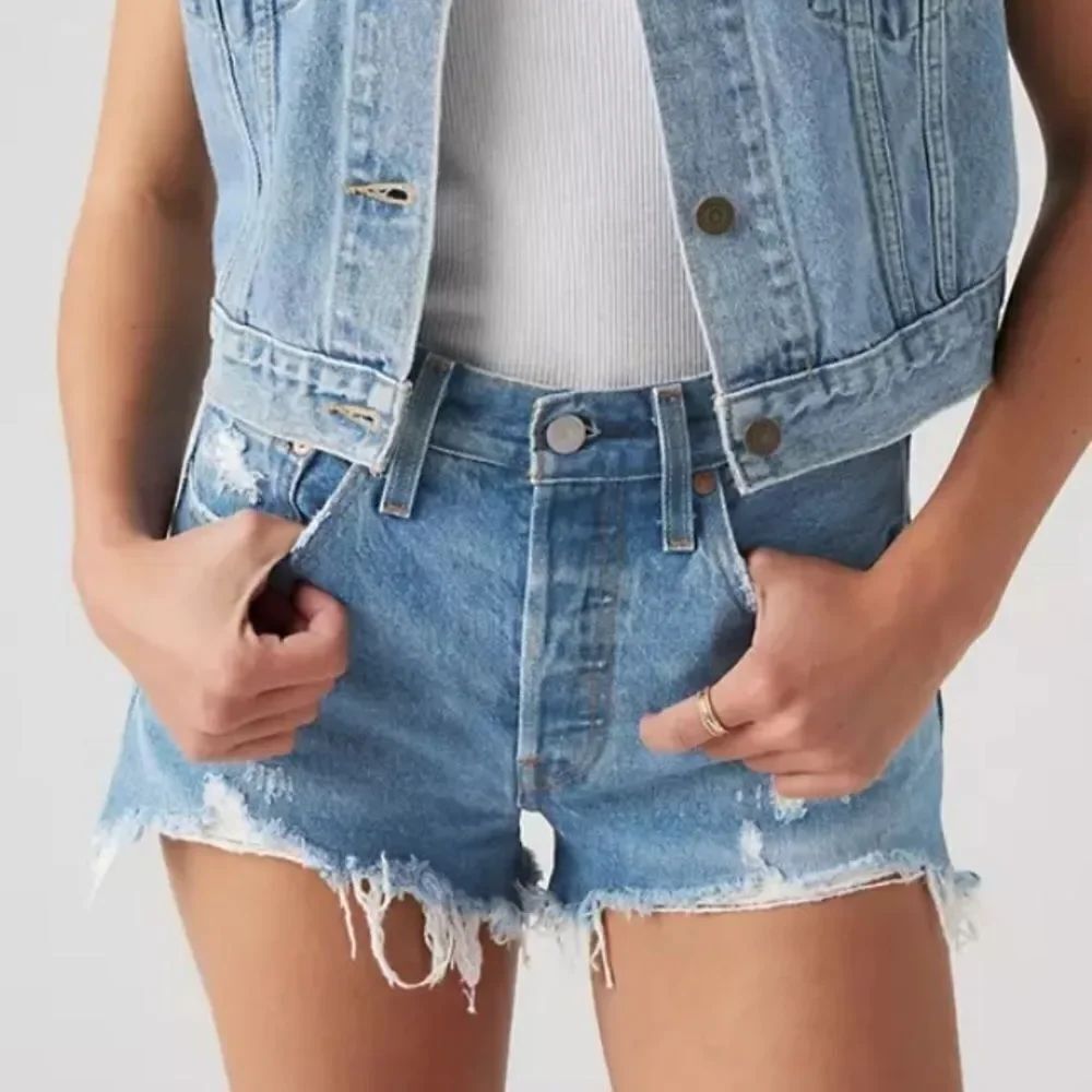 501® ORIGINAL FIT HIGH RISE WOMEN'S SHORTS Levi’s Shorts W 34